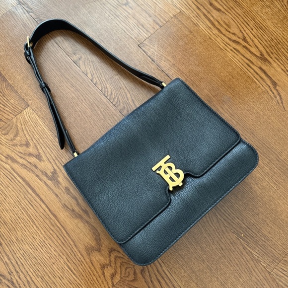 Burberry Handbags - BURBERRY
TB bag leather handbag from Burberry is timeless, classic and beautiful